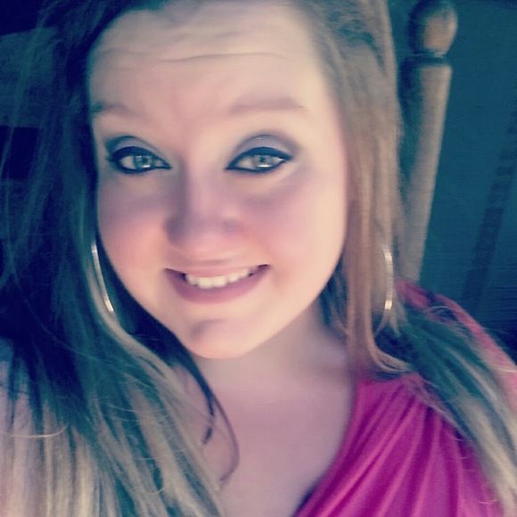 Meet your Posher, Kimberly - Picture 1 of 1